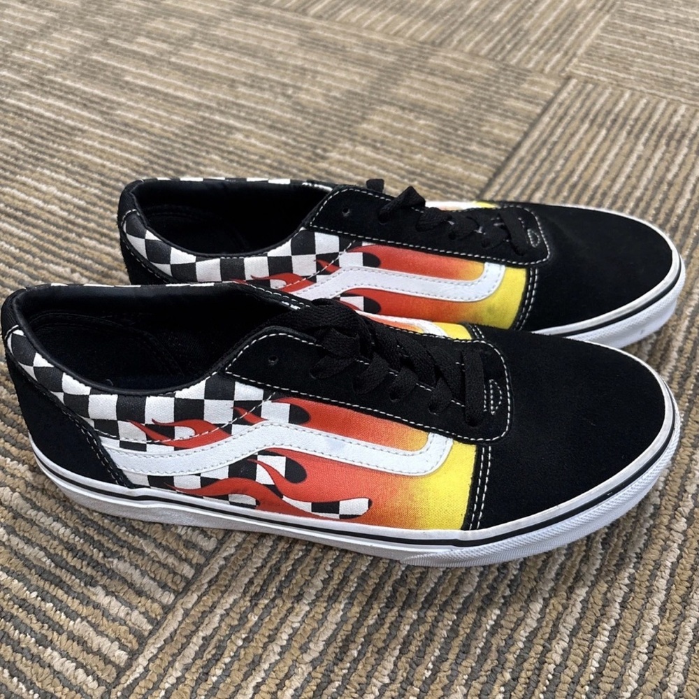 VANS Flame Old Skool Shoes Black / Red / Yellow US Youth Size 6 UK 5 EUR 38 NEW